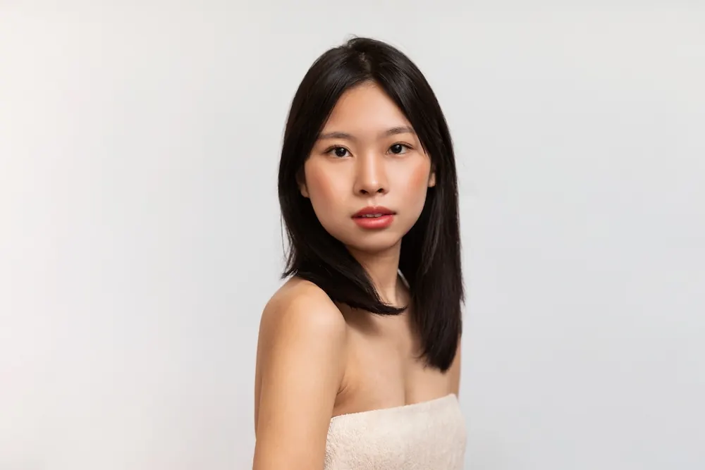 Shoulder-length straight bob